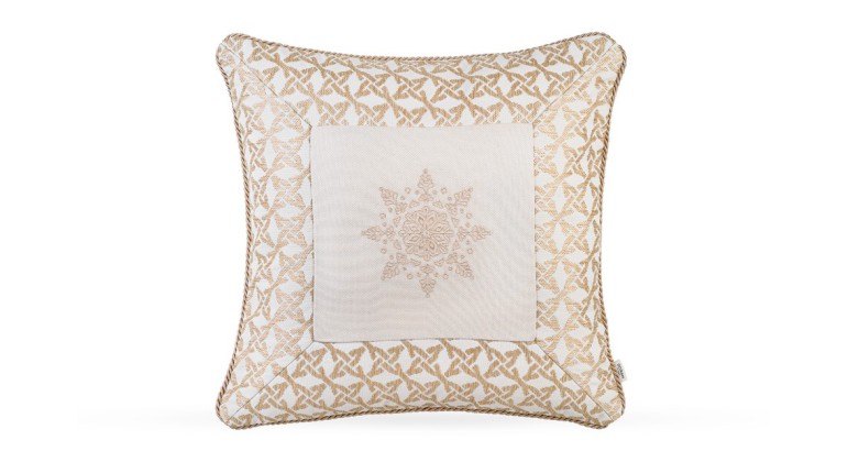 Złota poduszka zimowa  Snowflake III  50x50 cm