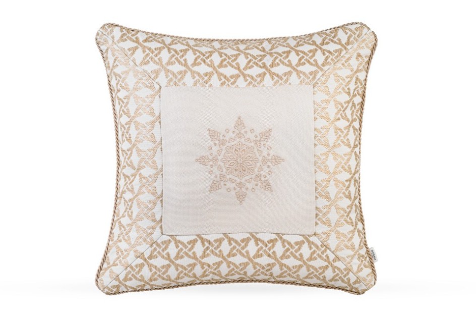 Złota poduszka zimowa  Snowflake III  50x50 cm