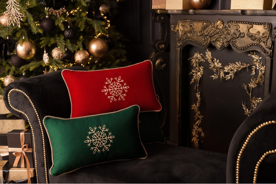 Czerwona poduszka zimowa Snowflake I 50 x 30 cm