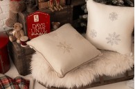 Biała poduszka zimowa Snowflake VII  45x45 cm