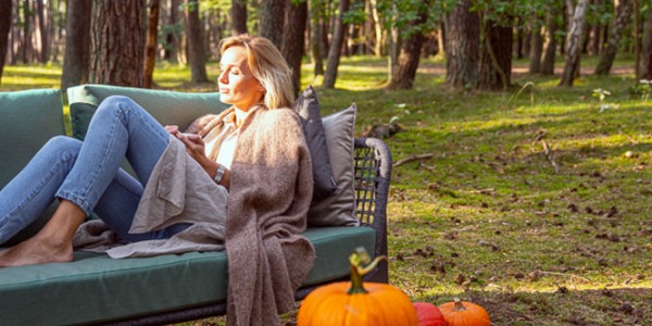 Łap promienie jesiennego słońca na swoim tarasie